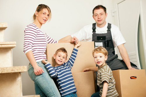Elephant and Castle student removals service supporting a local move